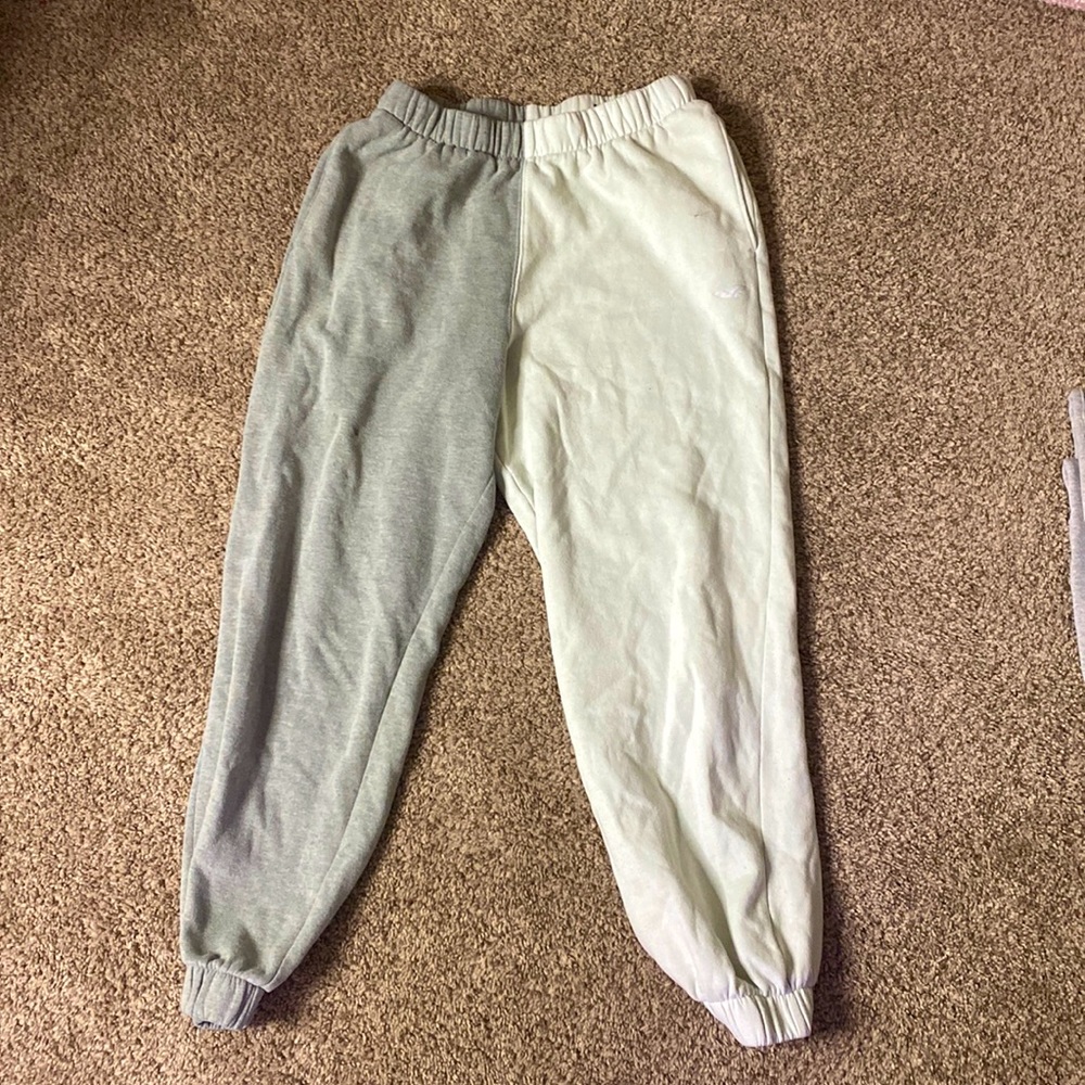 SIZE M, Hollister split grey/white, ultra high-rise sweatpants!